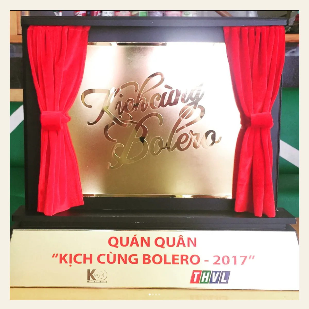 Cúp quán quân chương trình Kịch Cùng Bolero do TC Handcraft chế tác